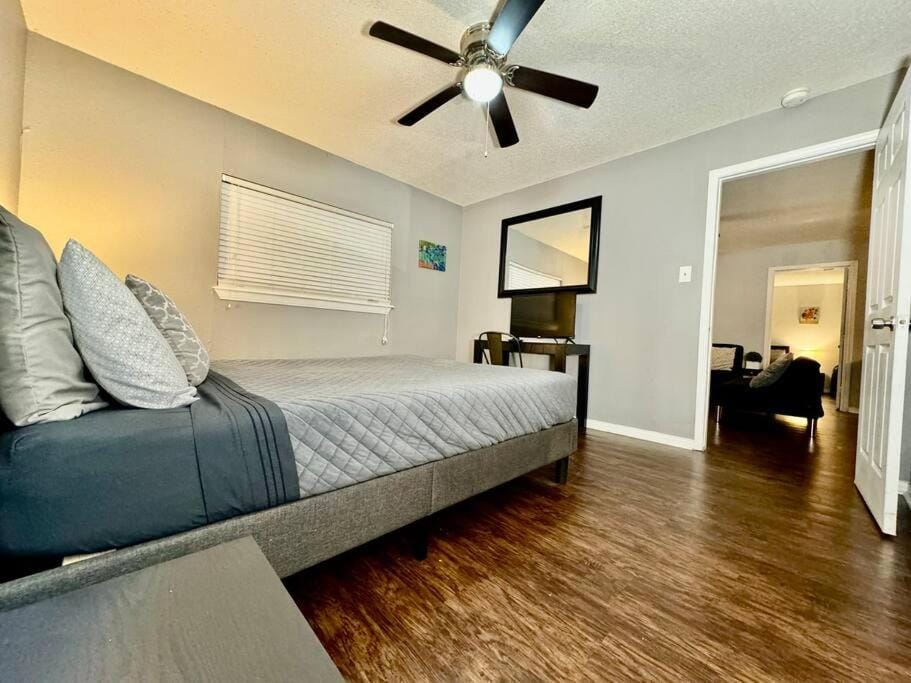 2 Master br apt 1st floor ,20 min to beach Apartment in Nueces County