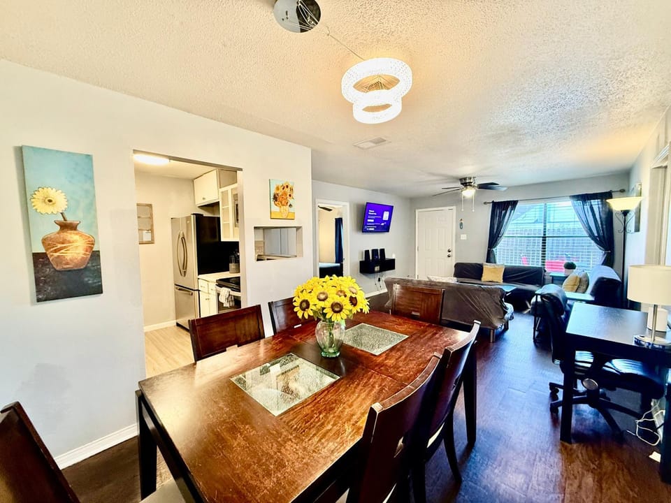 TV and multimedia, Living room, Business facilities, Dining area