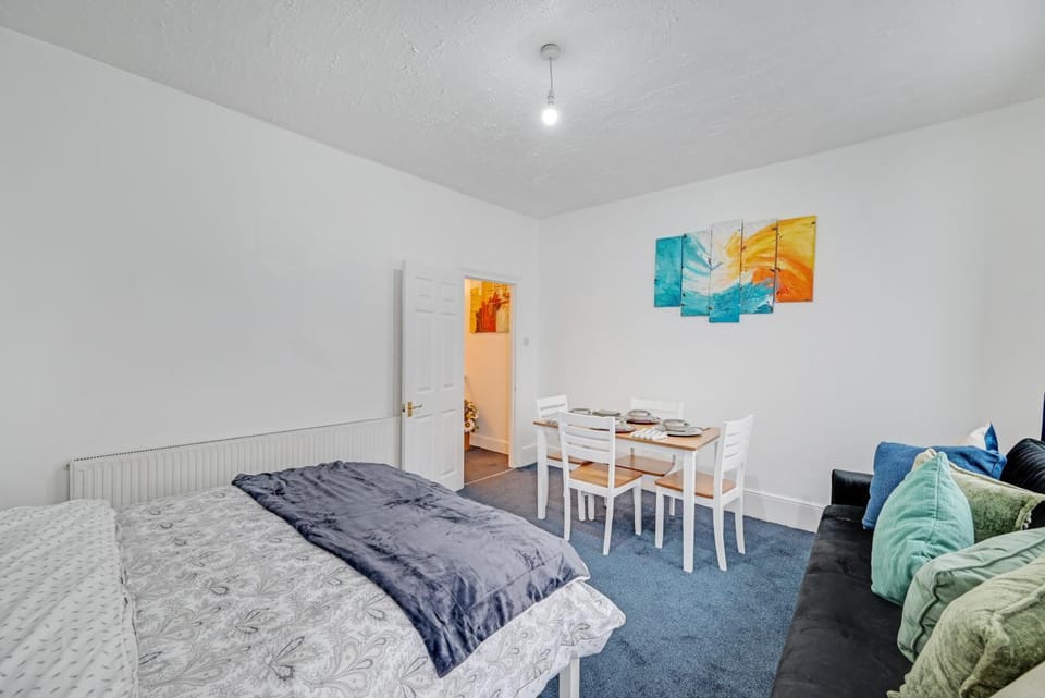 Cosy & Comfy Tottenham Apartment Sleeps 4 Apartment in London