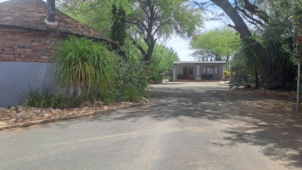 Garden, Street view