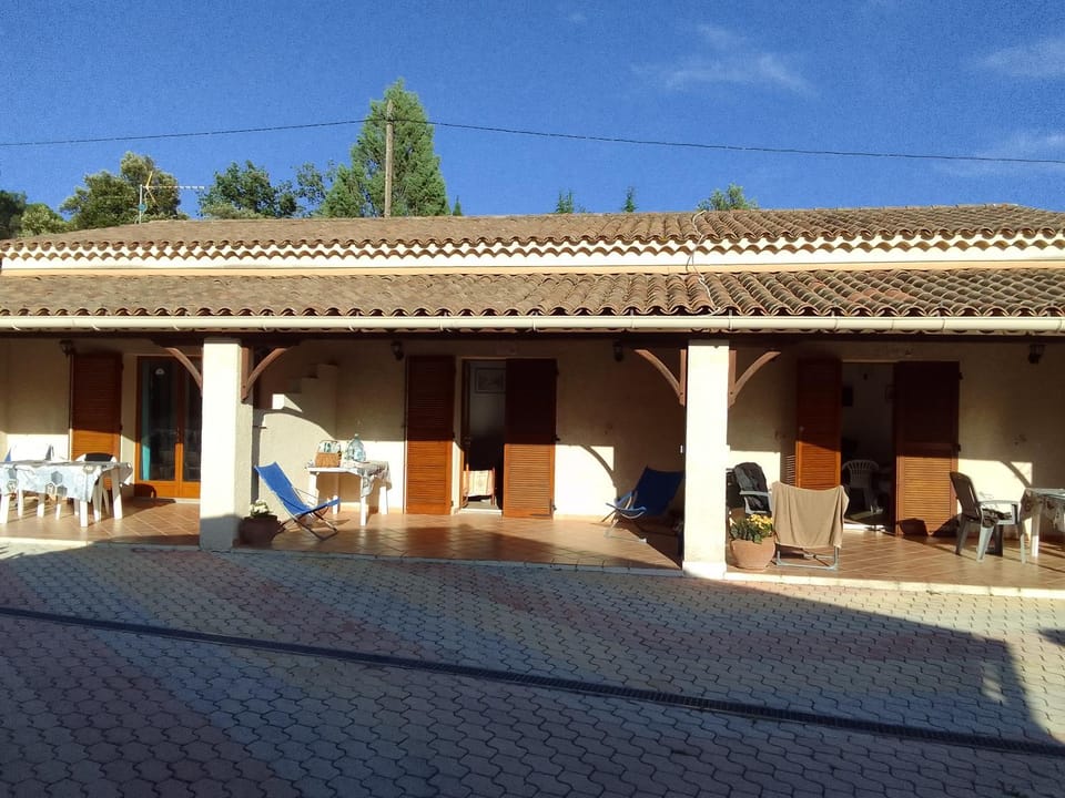 Les 3 gites Apartment in Flayosc