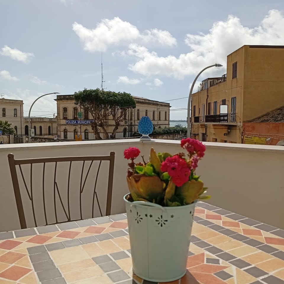 View (from property/room), Balcony/Terrace