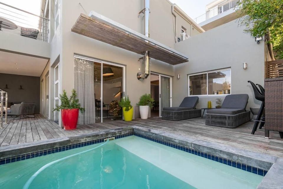 Patio, Day, Pool view, Swimming pool, sunbed