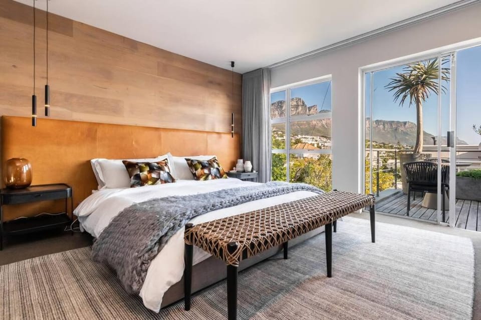 Bed, View (from property/room), Balcony/Terrace, Bedroom, Mountain view
