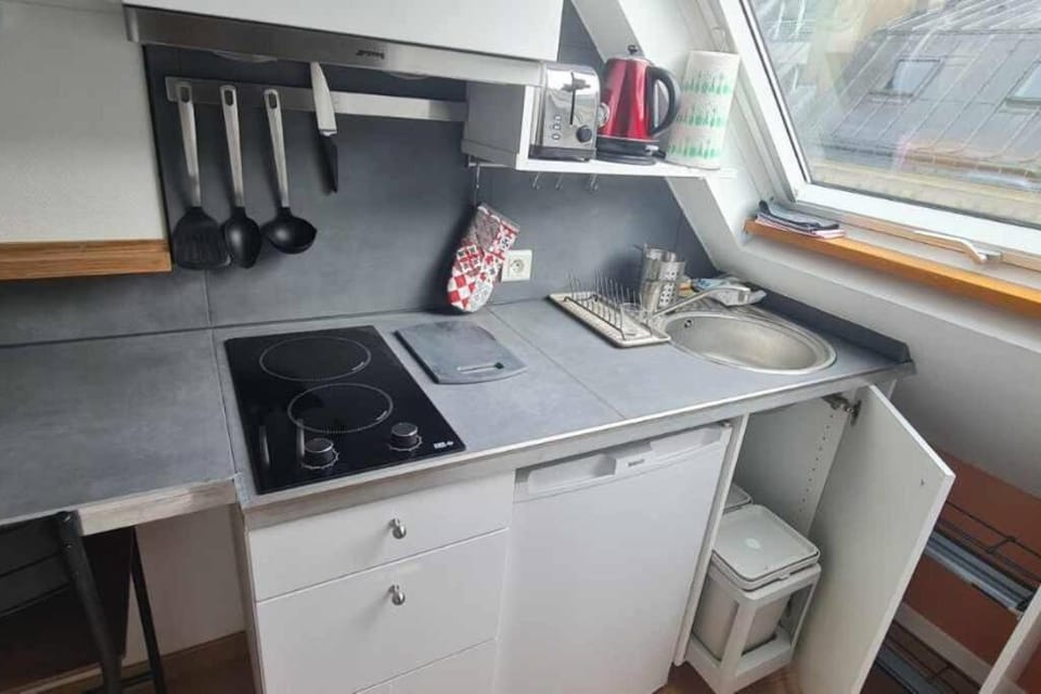 Kitchen or kitchenette, stove