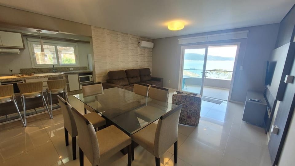 B164 - Apto na praia da Lagoinha para Alugar Apartment in Bombinhas