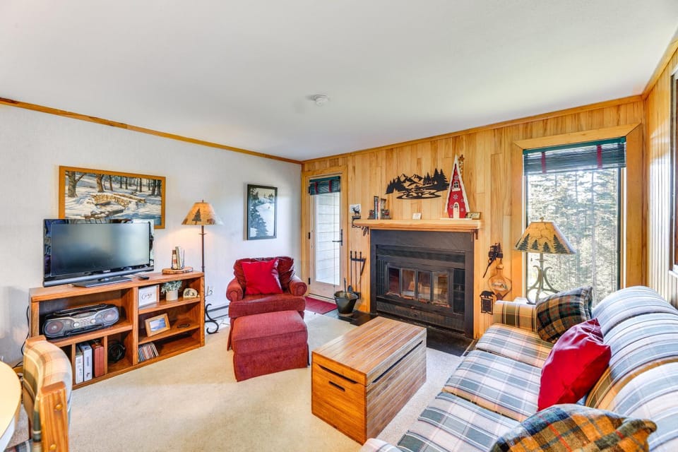Located in Snowshoe Resort: Townhome w/ Deck! House in Snowshoe
