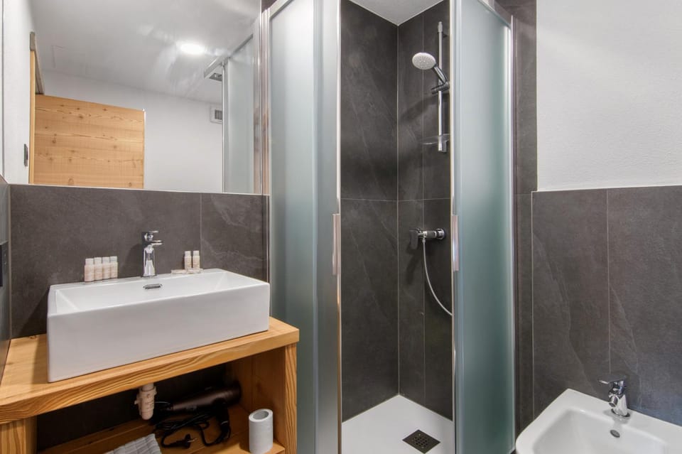 Bathroom, Living room