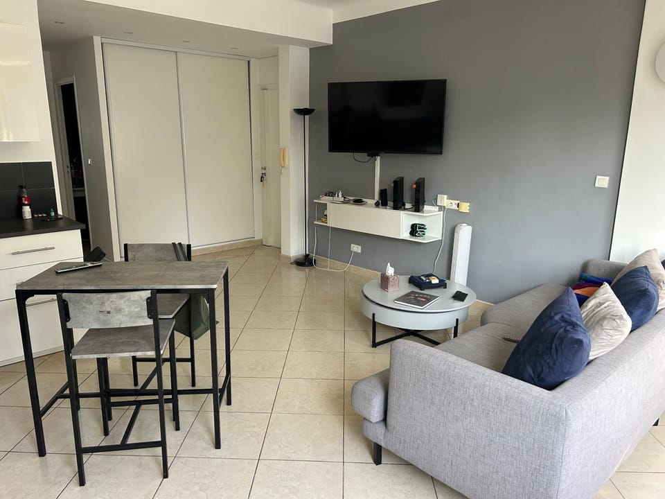 Appartement Standing, Parkings devant le Velodrome Apartment in Marseille