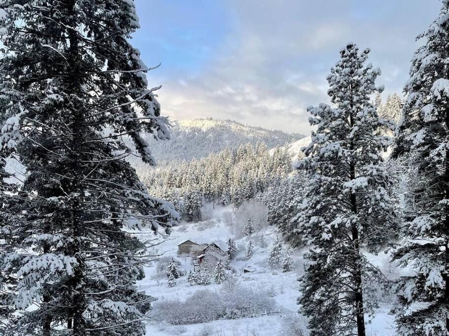Day, Natural landscape, Winter, Mountain view