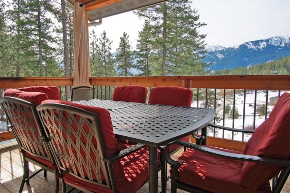Day, Natural landscape, View (from property/room), Balcony/Terrace, Seating area, Dining area, Mountain view