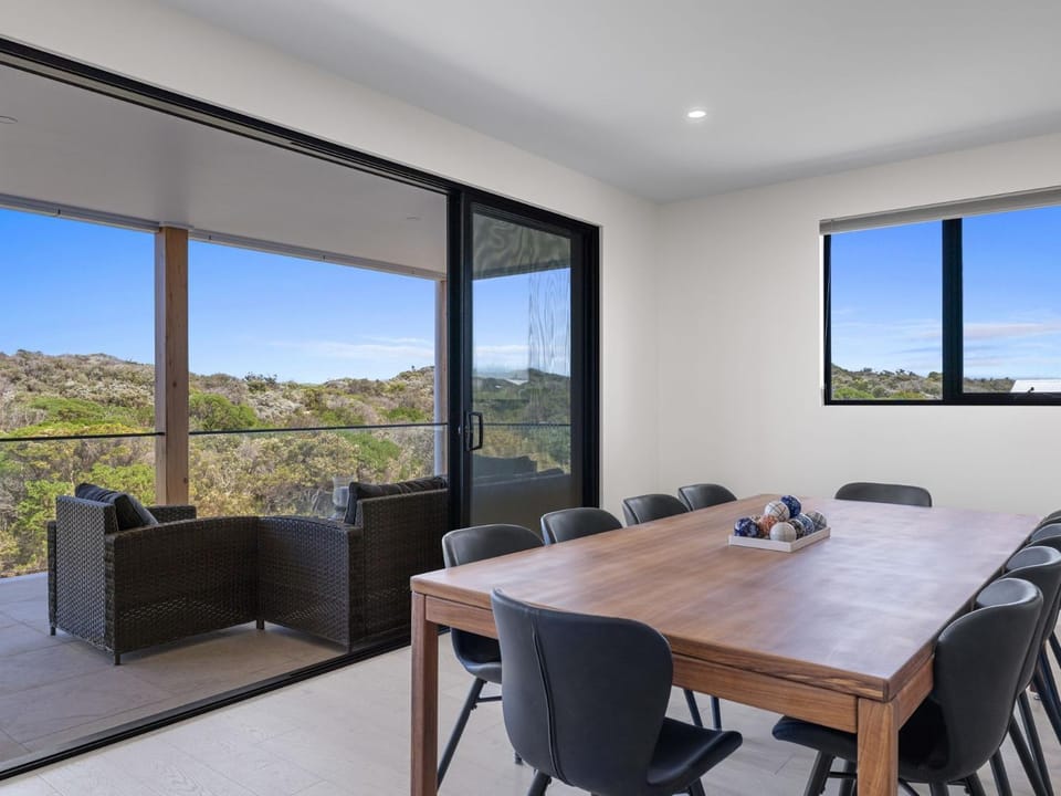 View (from property/room), Balcony/Terrace, Dining area