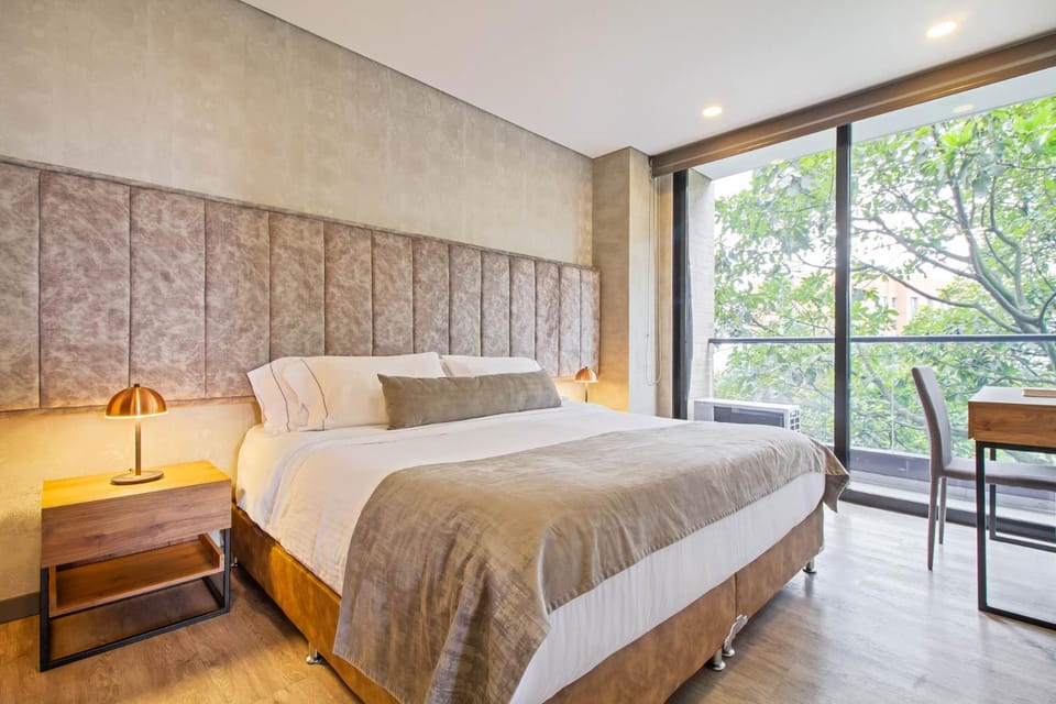 2 Bdr Suite W2 AC Poblado, Medellin Apartment in Medellin