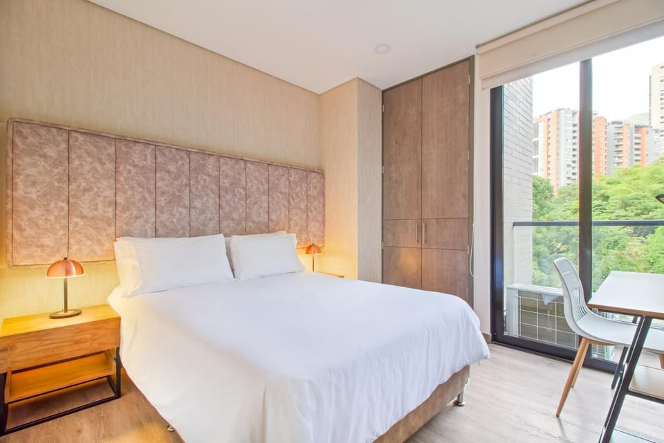 2 Bdr Suite W2 AC Poblado, Medellin Apartment in Medellin