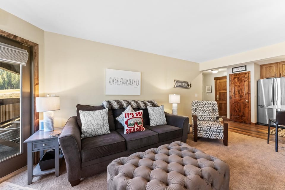 Day, Living room, Seating area, furniture, air conditioner