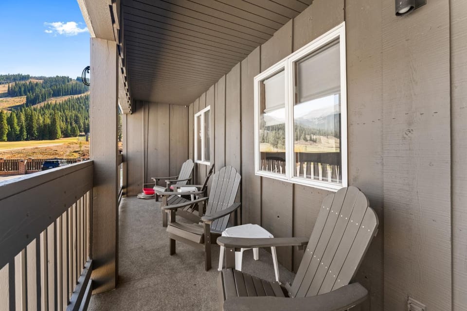 Day, Balcony/Terrace, Seating area, Mountain view