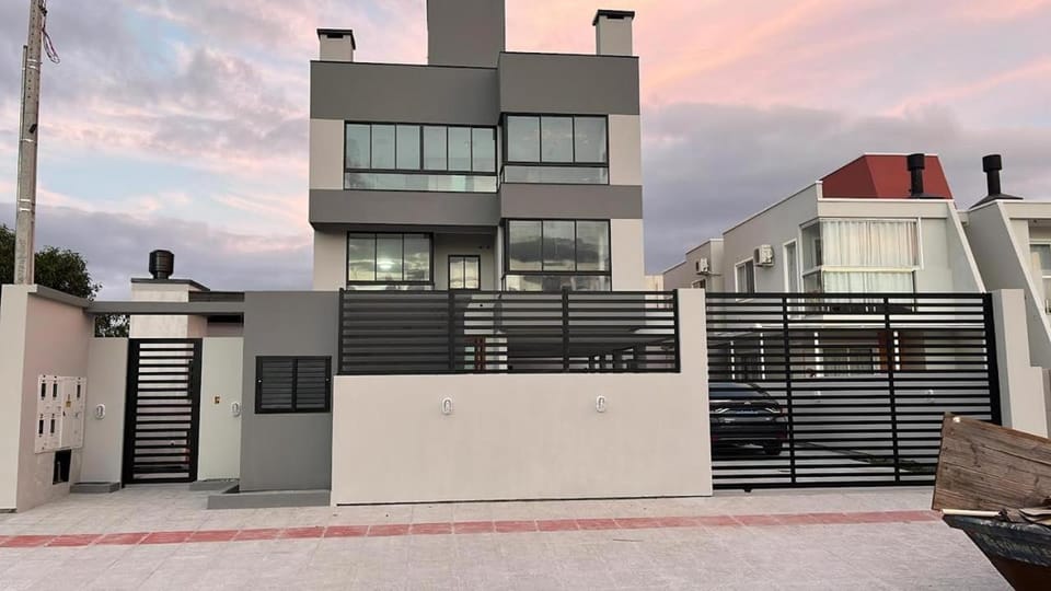 Property building, Internal: Not applicable to any particular room