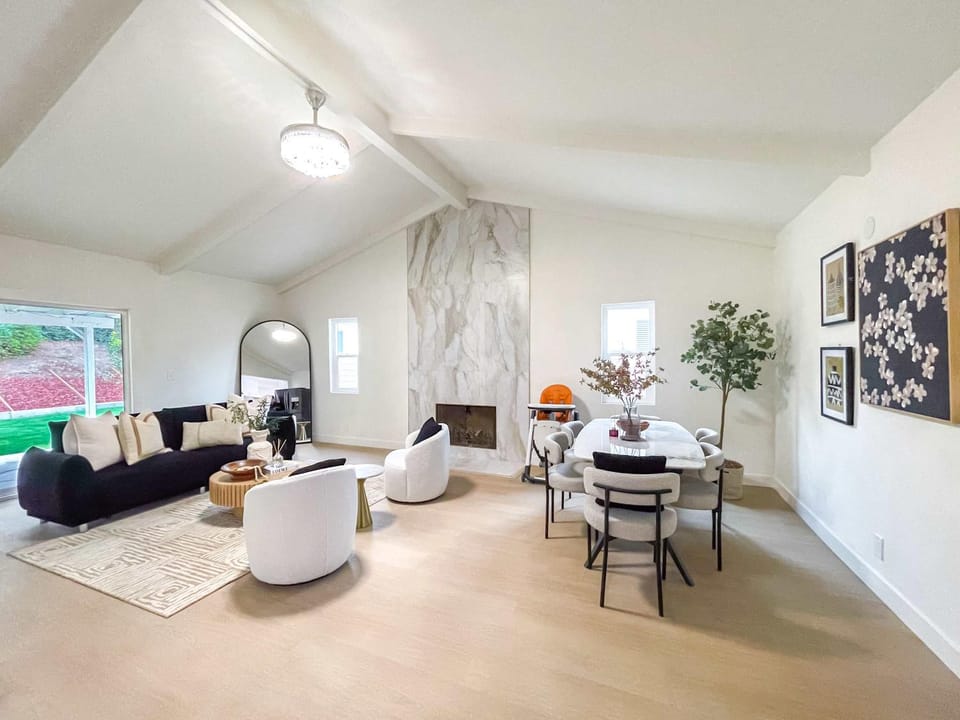 Living room, Seating area, Dining area