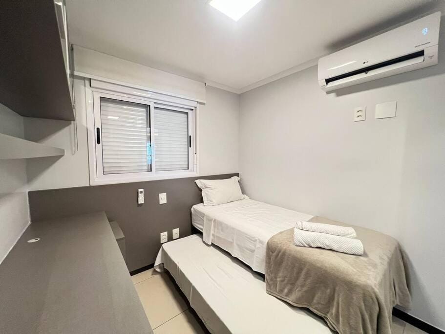 Super luxo! 3 Ares splits! Pontal Premium Bueno! A 800 metros do Albert Einstein! Ao lado do Marista! Apartment in Goiania