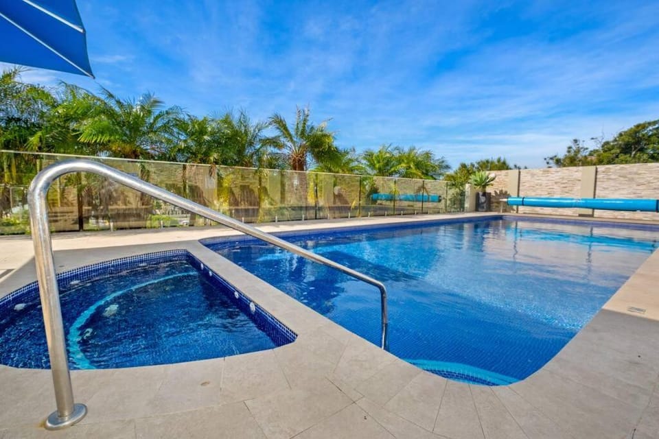 Unit 9 - Avoca Palms Resort Apartment in Cape Three Points Road