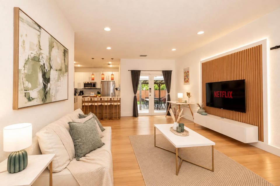 TV and multimedia, Living room, Seating area