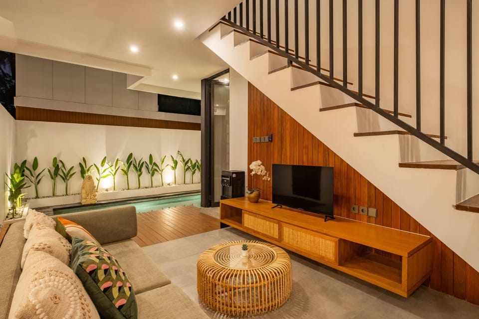 Communal lounge/ TV room, TV and multimedia, Living room, Seating area, Evening entertainment, Pool view, Swimming pool