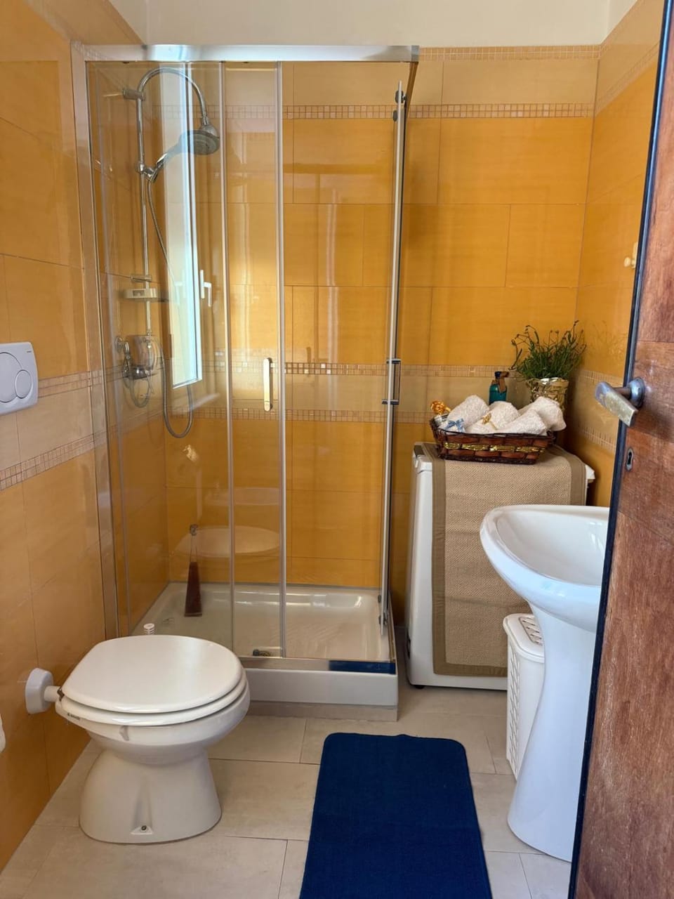Bathroom, washing machine