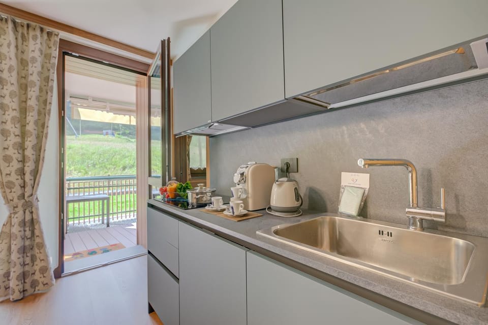 Kitchen or kitchenette