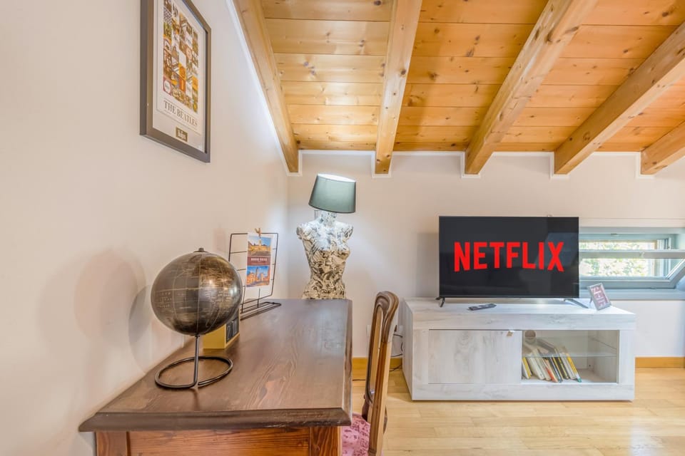 TV and multimedia, Seating area