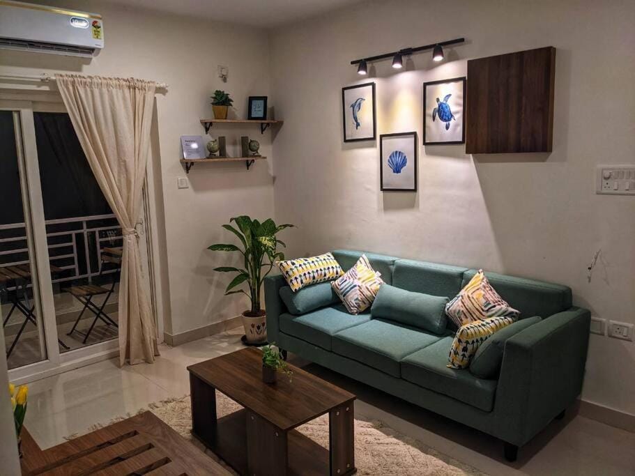 Living room, Seating area, air conditioner