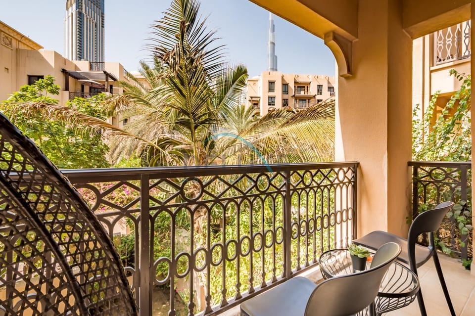 Garden, Balcony/Terrace, Seating area, Garden view, Landmark view