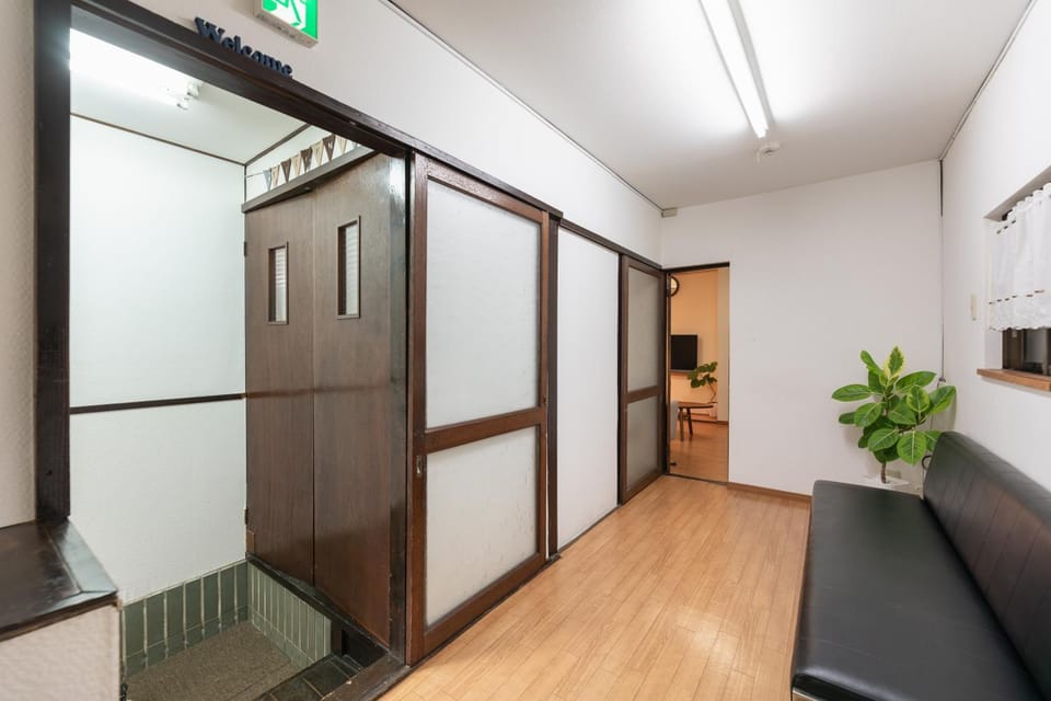 Facade/entrance, Living room, Seating area