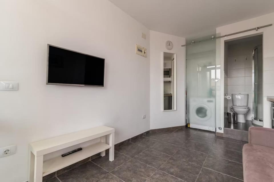 Communal lounge/ TV room, TV and multimedia