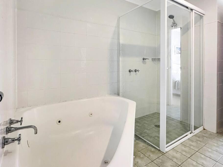 Unit 29 - Avoca Palms Resort Apartment in Cape Three Points Road