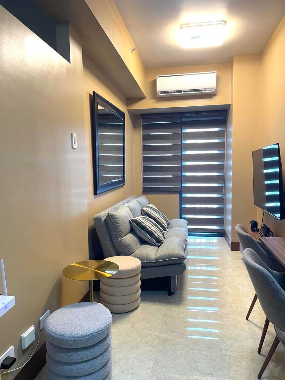 Bed, TV and multimedia, Living room