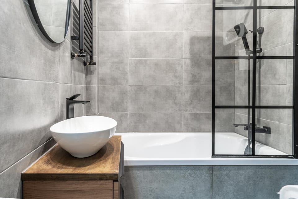 Bathroom, Bath, towels