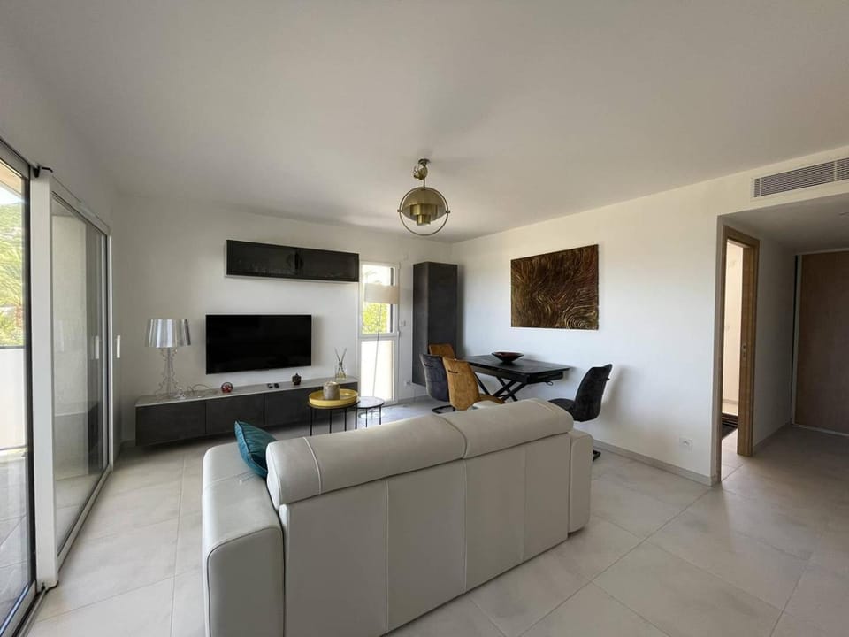 Appartement avec vue panoramique sur la mer Apartment in Calvi