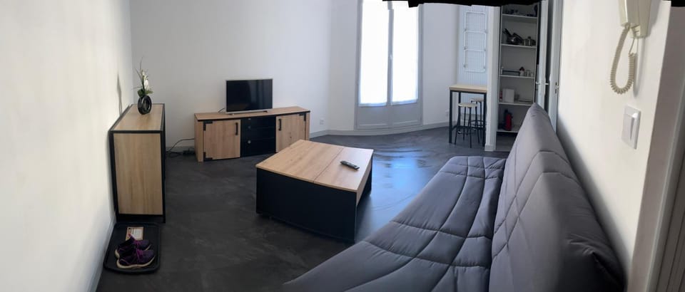 Communal lounge/ TV room, TV and multimedia, Living room