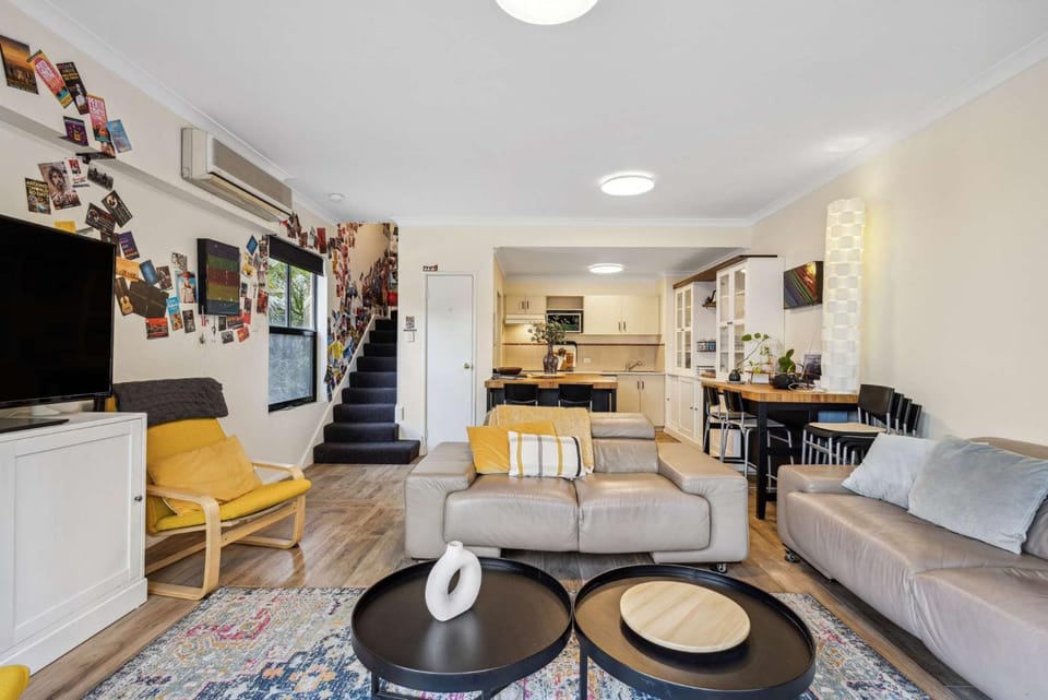 Spacious 3-Level Townhouse with Pool in Northbridge House in Perth