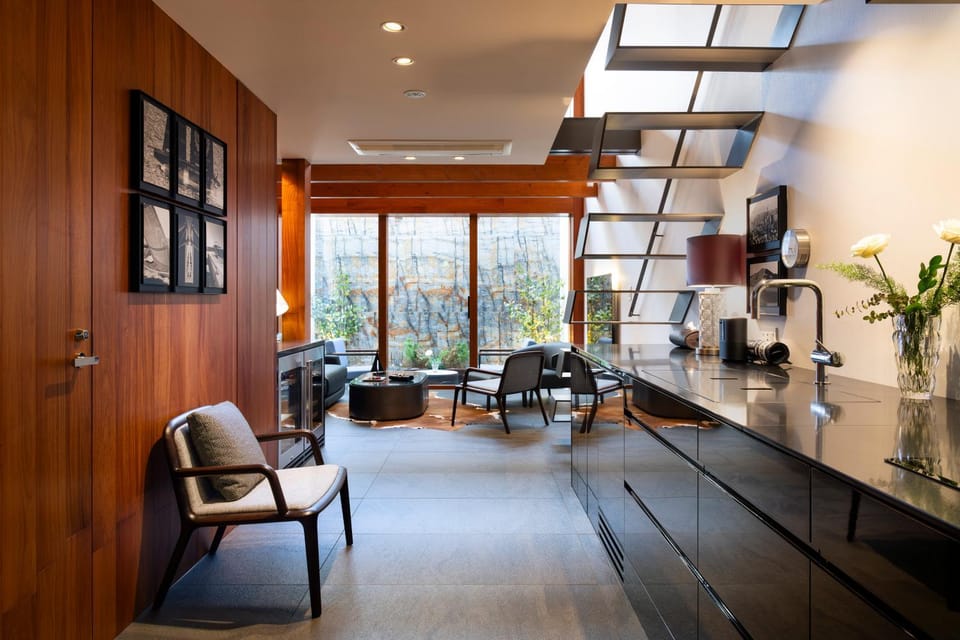 Kitchen or kitchenette, Living room, Seating area, Dining area, air conditioner