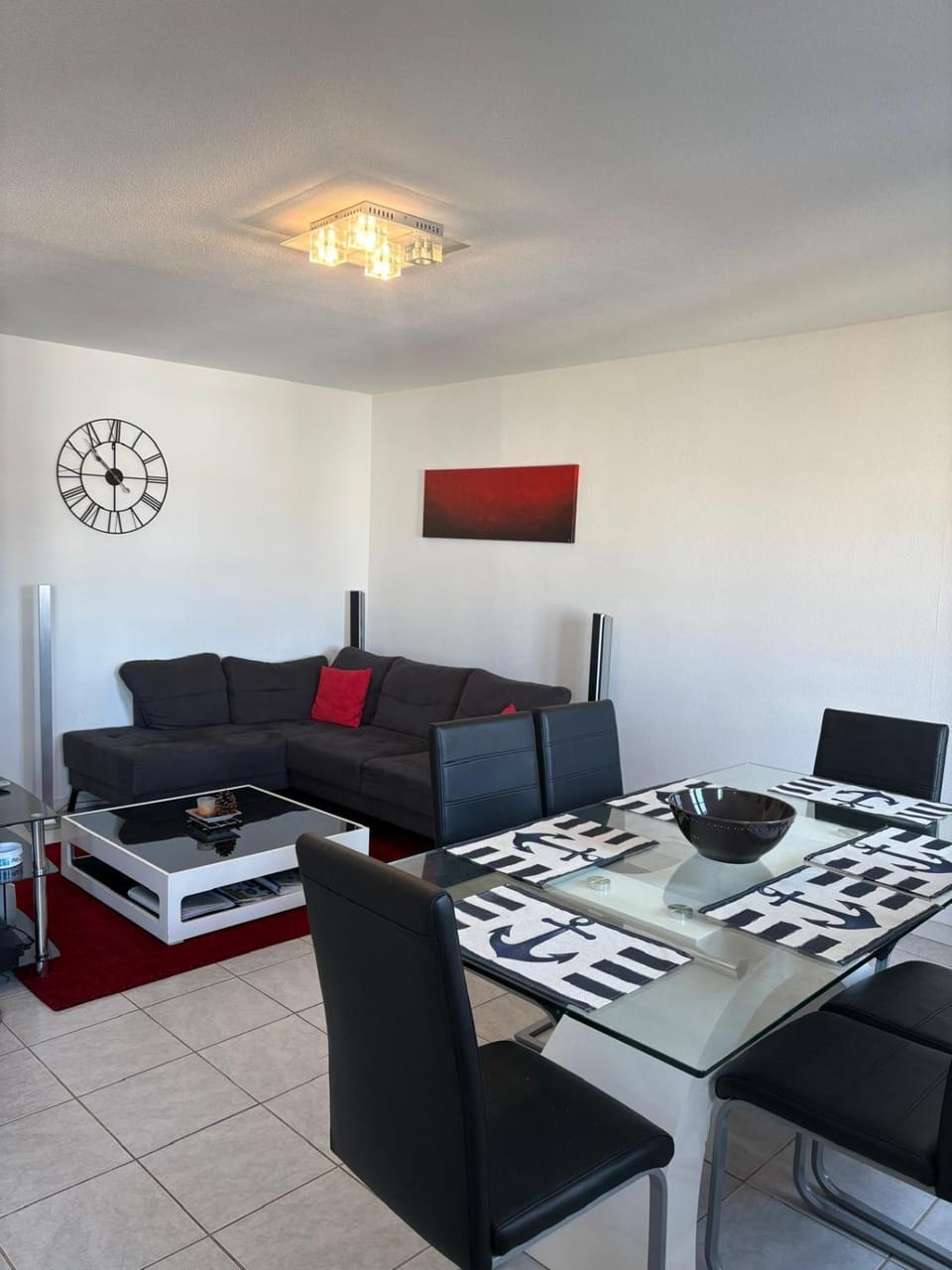 Seating area, Dining area