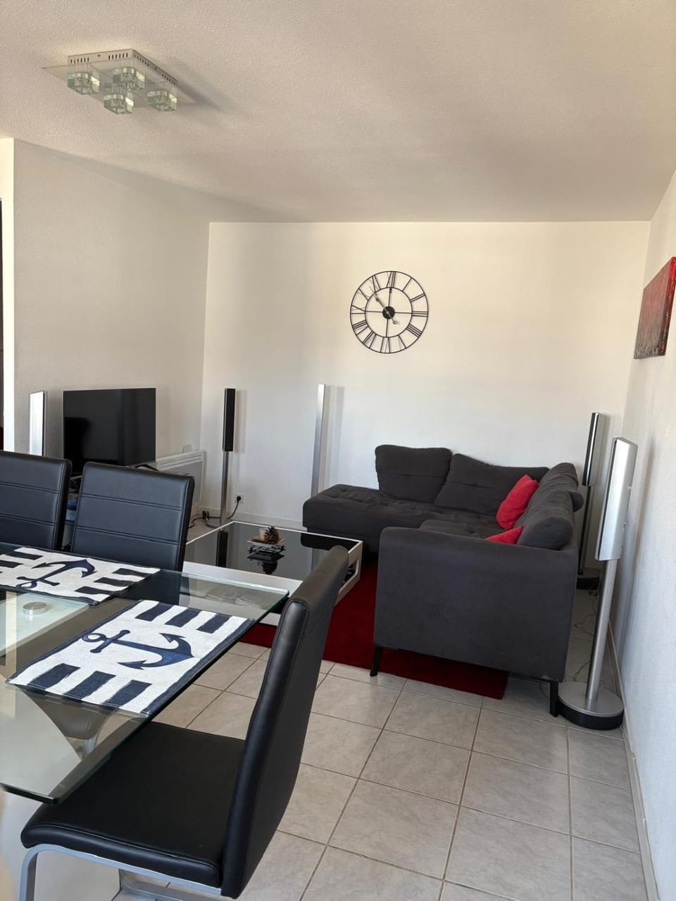 Seating area, Dining area