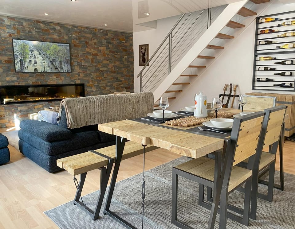 TV and multimedia, Living room, Dining area