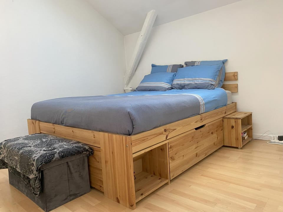 Bed, Bedroom