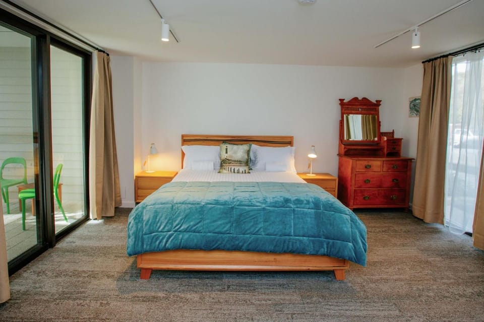 Welcome to Whale Song Apartment in Albany