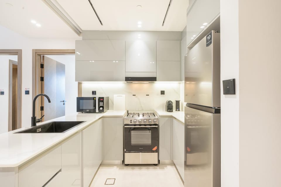 Kitchen or kitchenette, dishwasher, oven, toaster