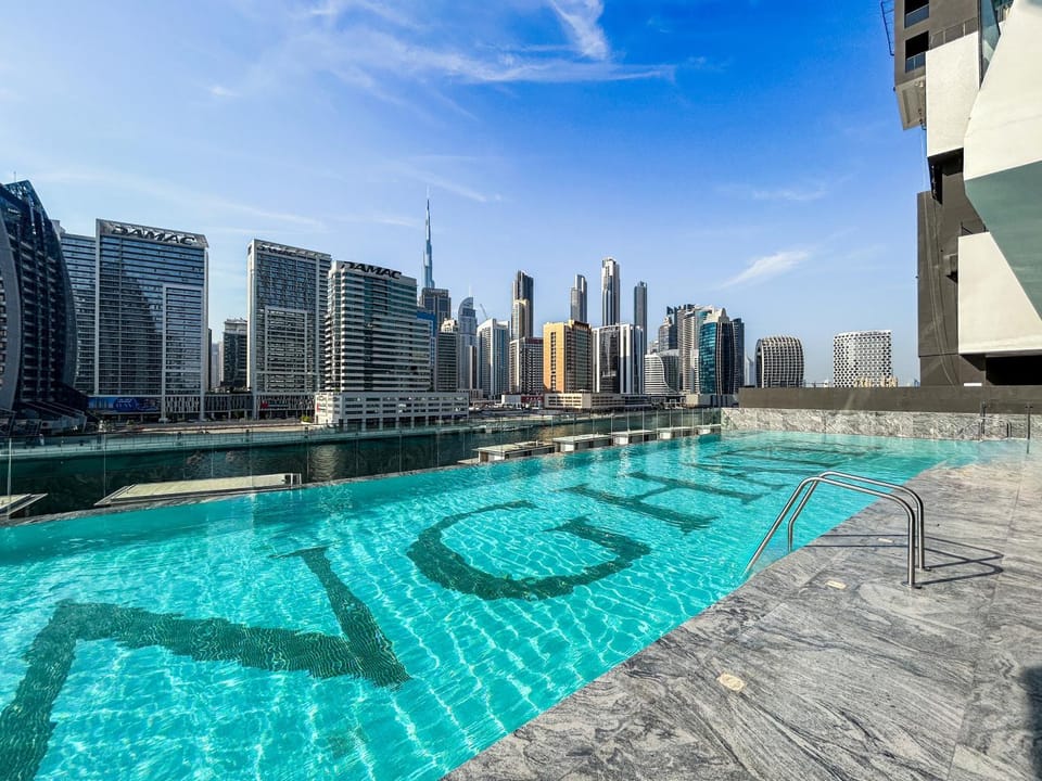 Property building, Day, Pool view, Swimming pool
