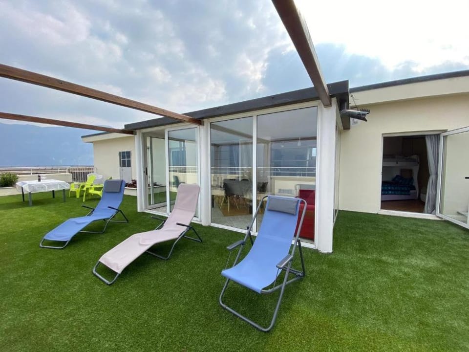 Patio, Garden view