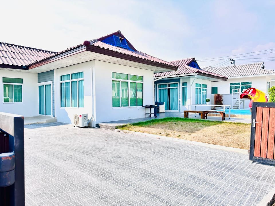 Property building, Balcony/Terrace