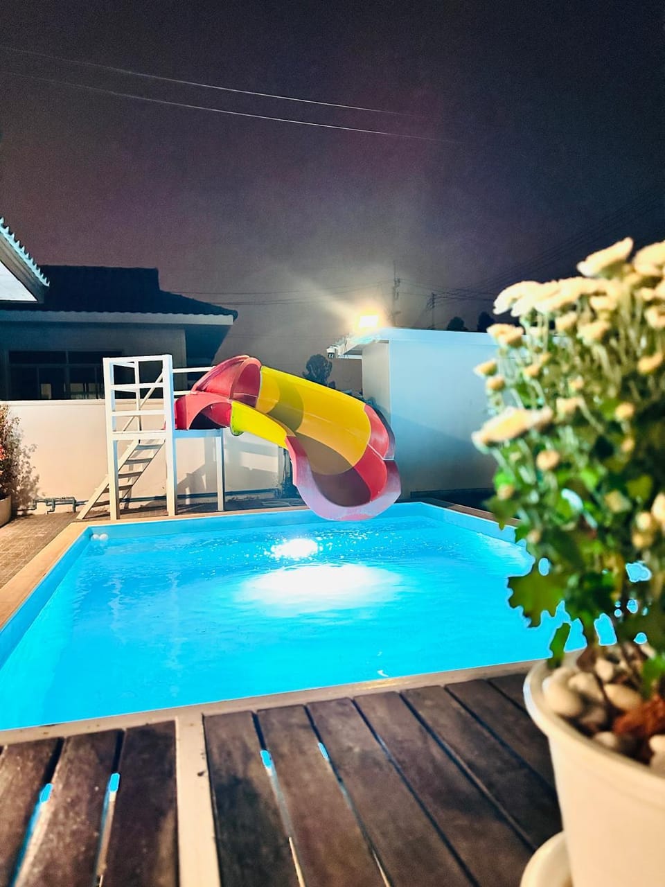 Swimming pool